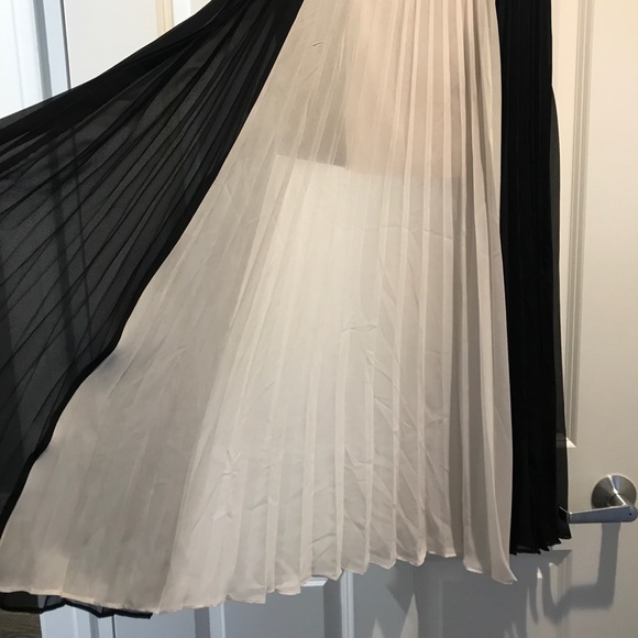 Bebe maxi skirt - Picture 2 of 2